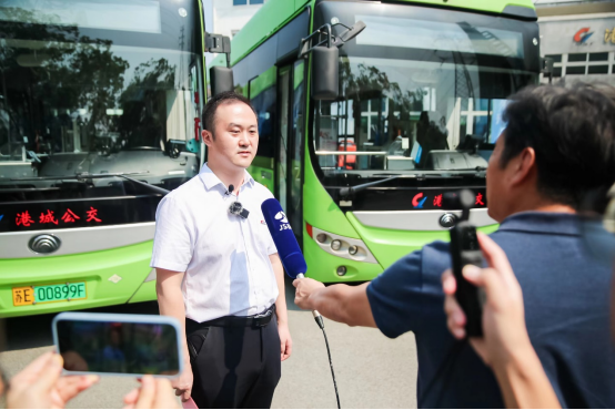 氢能公交安全运营四周年、减碳4000