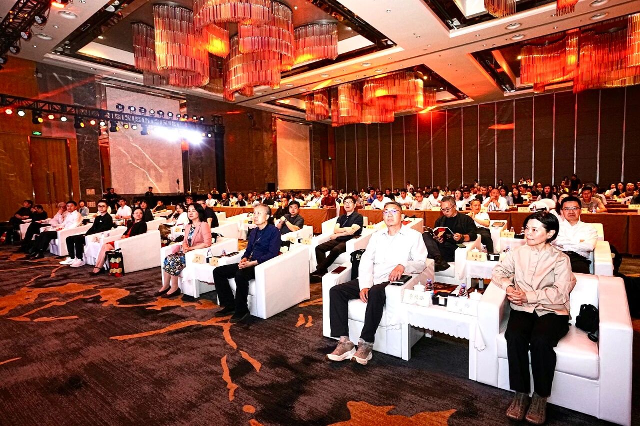 http://img.danews.cc/upload/ajax/2025-09-01/uAIWWPtuvrrm.png