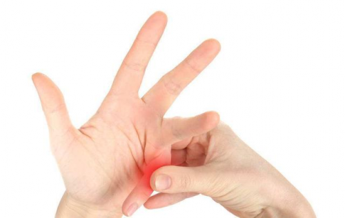 掰手指会得关节炎吗？健步维WALK VITAL赶走关节健康焦虑，还原关节年轻态