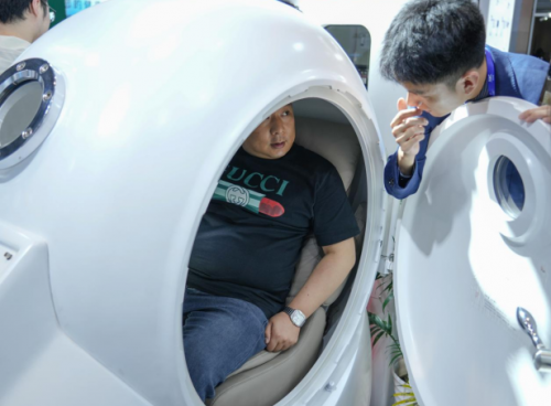 瑞健未来携“时光梭”登场中国国际医疗器械博览会，科技助力抗衰