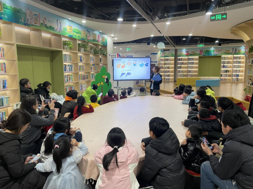 图书馆奇妙夜：知识为笔，绘就趣味华章