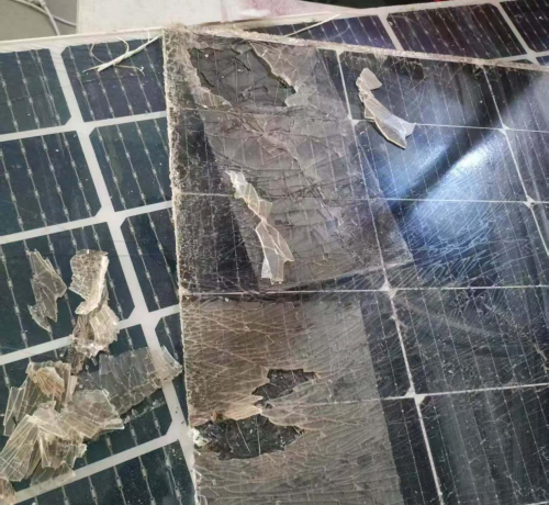 激光除锈机在太阳能光伏板废料分解中的应用探索