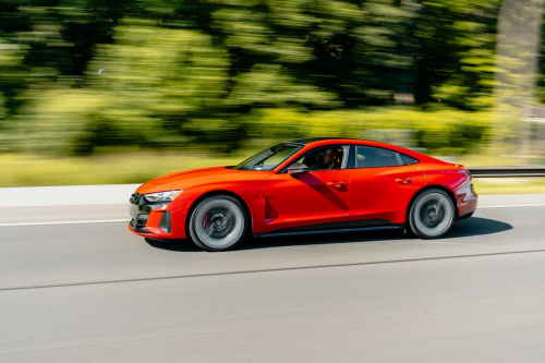 新能源养护选择，出光润滑油低粘节能科技守护新能源动力