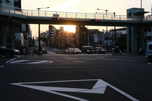 新能源养护选择，出光润滑油低粘节能科技守护新能源动力