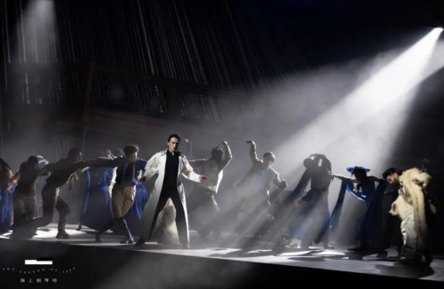 她们的剧场，不止是演出，而是一场风格宣言