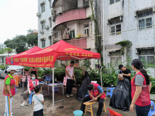 平南社区党建红帐篷再支起,便民服务“零距离”