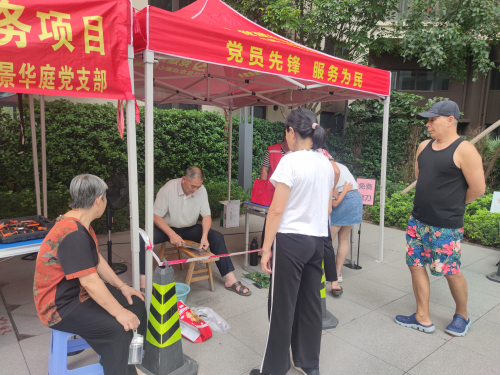五联社区党建红帐篷便民服务集市暖民心