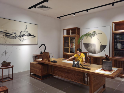 许锦豪：用智能科技重新定义化妆品研发与营销