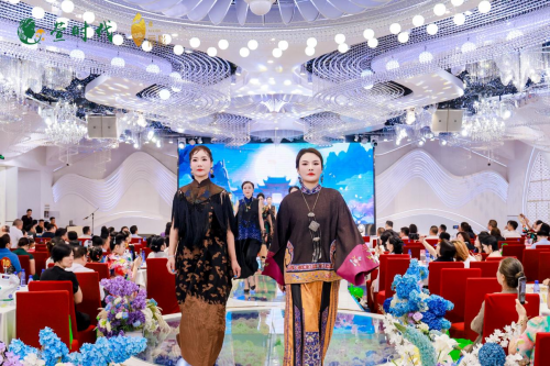 东方丽人八载续华章 旗袍春晚鹏湾启新篇 丽影文化第八届旗袍春晚在深圳盛大启幕