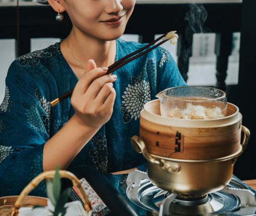 非遗秘方为核,守正创新为翼:华荣堂的中医传承之路 非遗秘方为核,守正创新为翼:华荣堂的中医传承之路