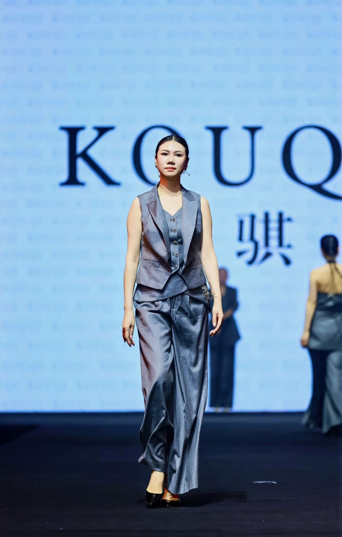 千里赴沪·旗韵生辉|丽影文化亮相KOUQI蔻骐2026上海大秀