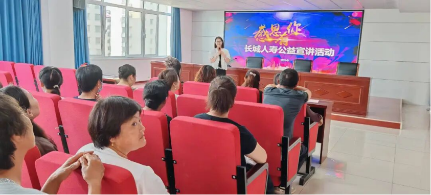 董家庄社区---邻里聚端午 温情满社区