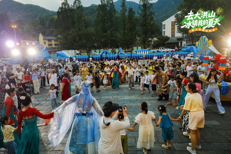 随州大洪山夏日国潮狂欢季震撼来袭！来大洪山，吃烤全牛啦～
