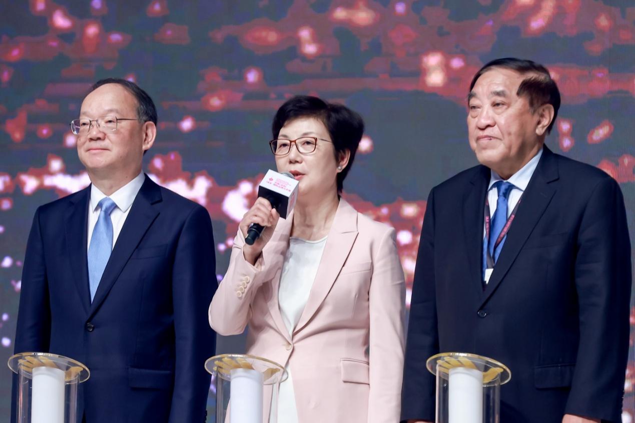 D:\1.SIUF2021\AAA 展会现场相关资料\新闻稿\4.19开幕式通稿\开幕式通稿配图\5宣布开幕.JPG