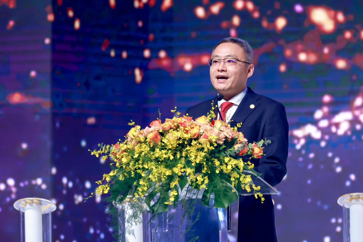 D:\1.SIUF2021\AAA 展会现场相关资料\新闻稿\4.19开幕式通稿\开幕式通稿配图\6胡志滨先生致辞.jpg