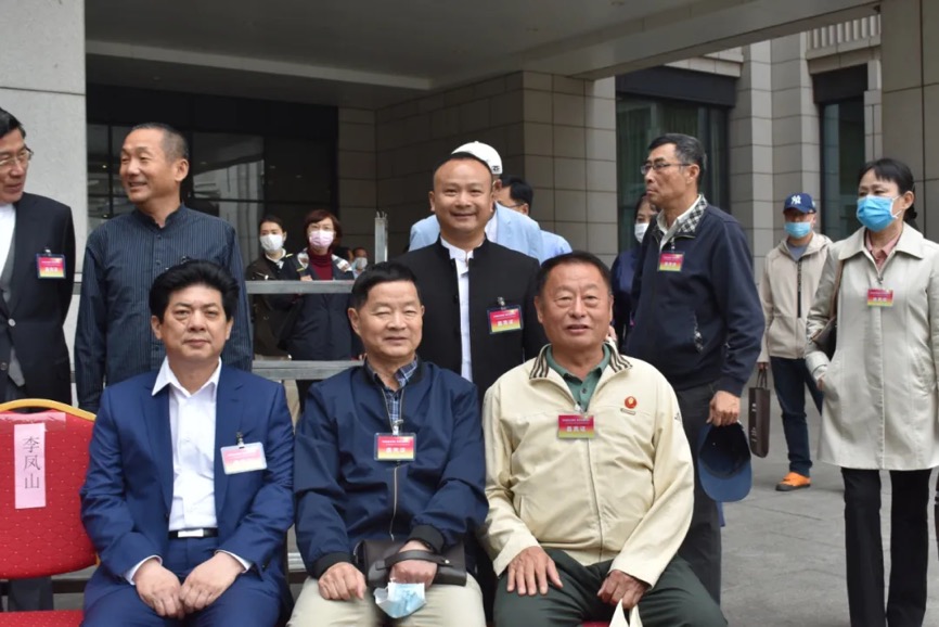 红色文化传承者韩银山出席李德生同志诞辰105周年座谈会