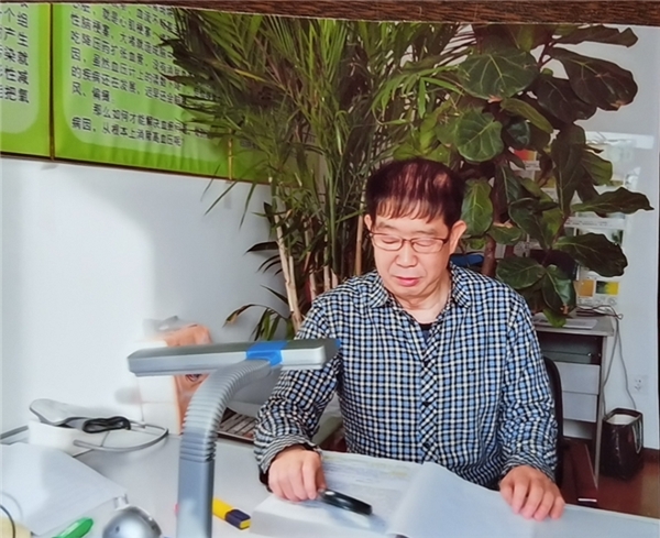 我国植物提取专家陈冲老师 为改善空气环境质量献计献策