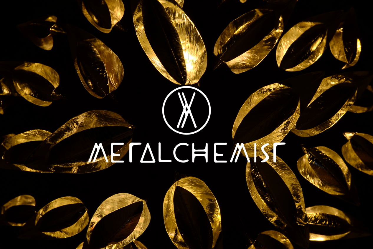 设计上海X METALCHEMIST: 手工锤炼出一首光影与金属交织的诗