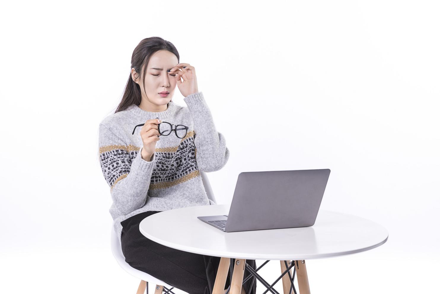 摄图网_501128815_banner_视力疲劳(非企业商用)