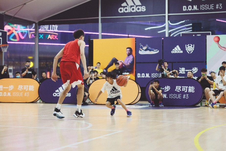 A basketball player dribbling the ball

Description automatically generated with low confidence