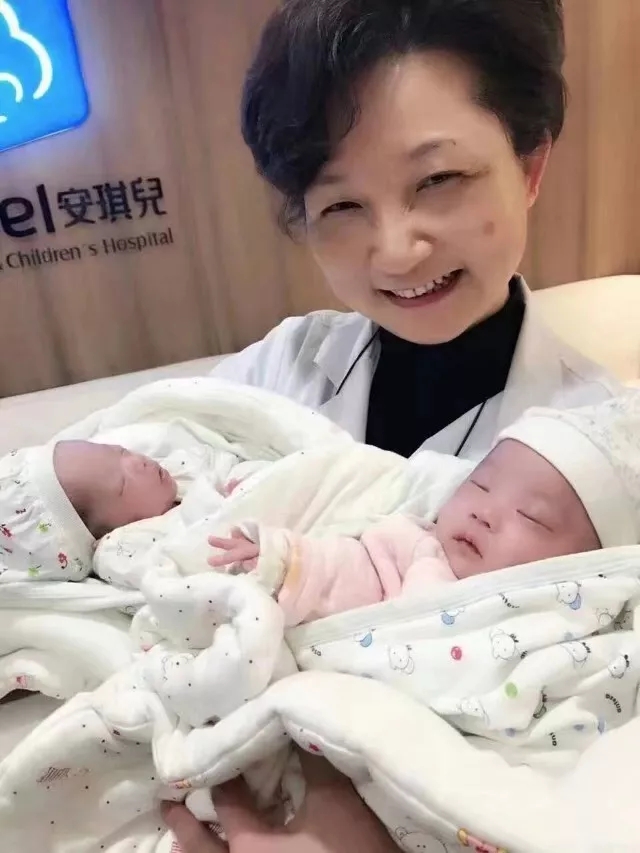 安琪儿李宁： 她是上万个娃的“妈妈”，30多年只做一件事