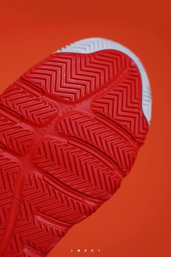 adidas推出罗斯全新签名鞋款，不负热爱，不负期待