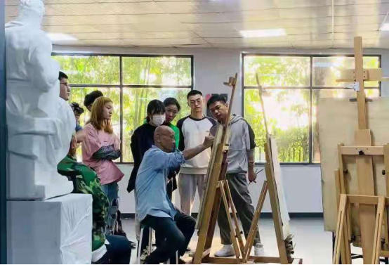 杭州六月画室:一展宏图尽现风采,势不可挡频登金榜