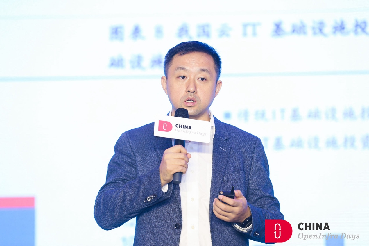 男人的照片上写着字

描述已自动生成