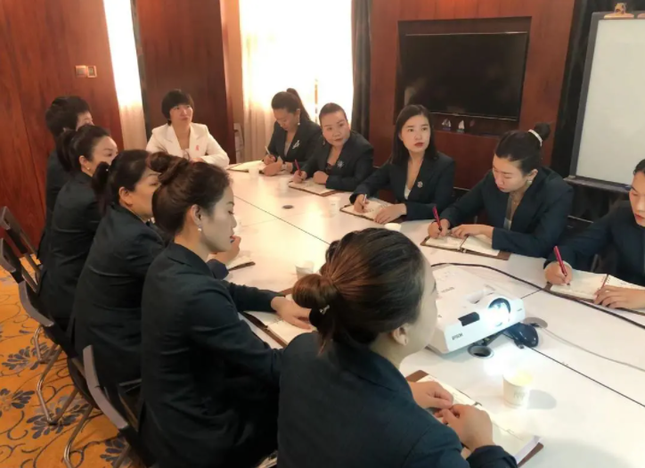 京都薇薇直营店员工大会顺利召开，赋能美业可持续发展