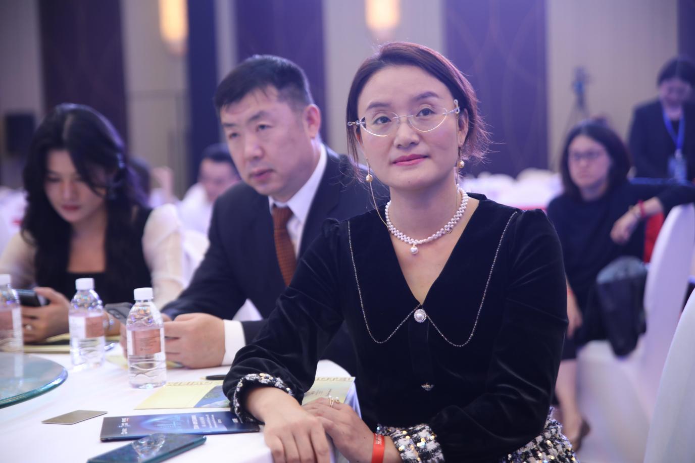 国学文化新女性朱桂兰——企业家中为数不多的兼顾思想家特征的智慧女性
