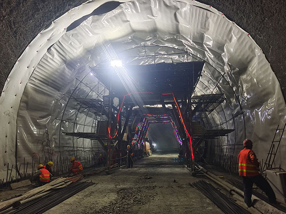 喜讯 | 四川省阿坝州S220线复建公路工程一标扎尔都隧道顺利贯通