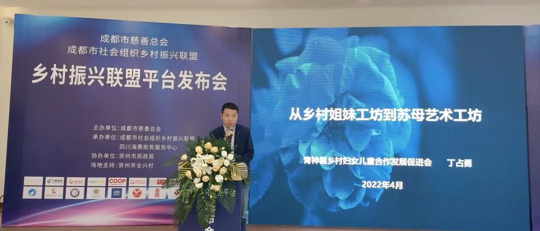 电脑屏幕的照片上有字

中度可信度描述已自动生成