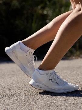 「低碳力」！adidas X ALLBIRDS联名发布跑鞋