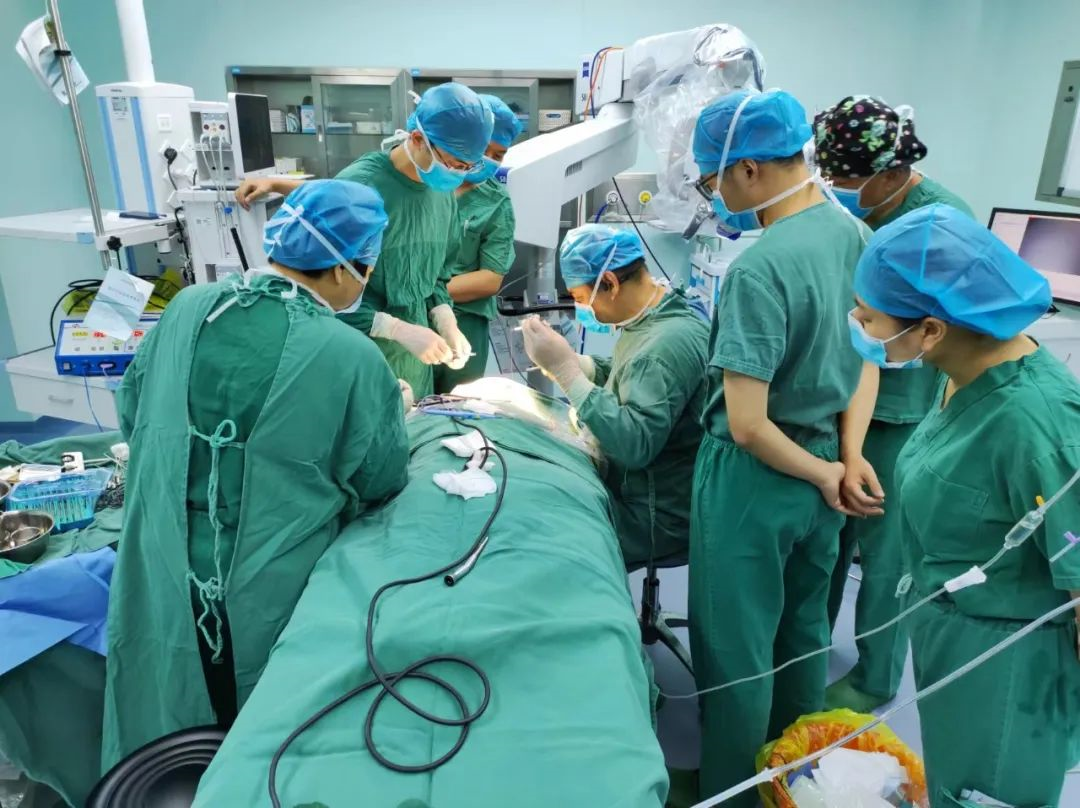 驻马店广济医院首例人工耳蜗植入手术成功实施