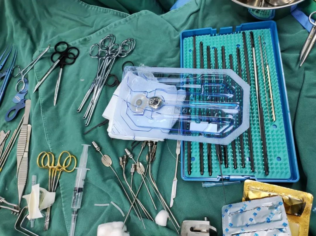驻马店广济医院首例人工耳蜗植入手术成功实施