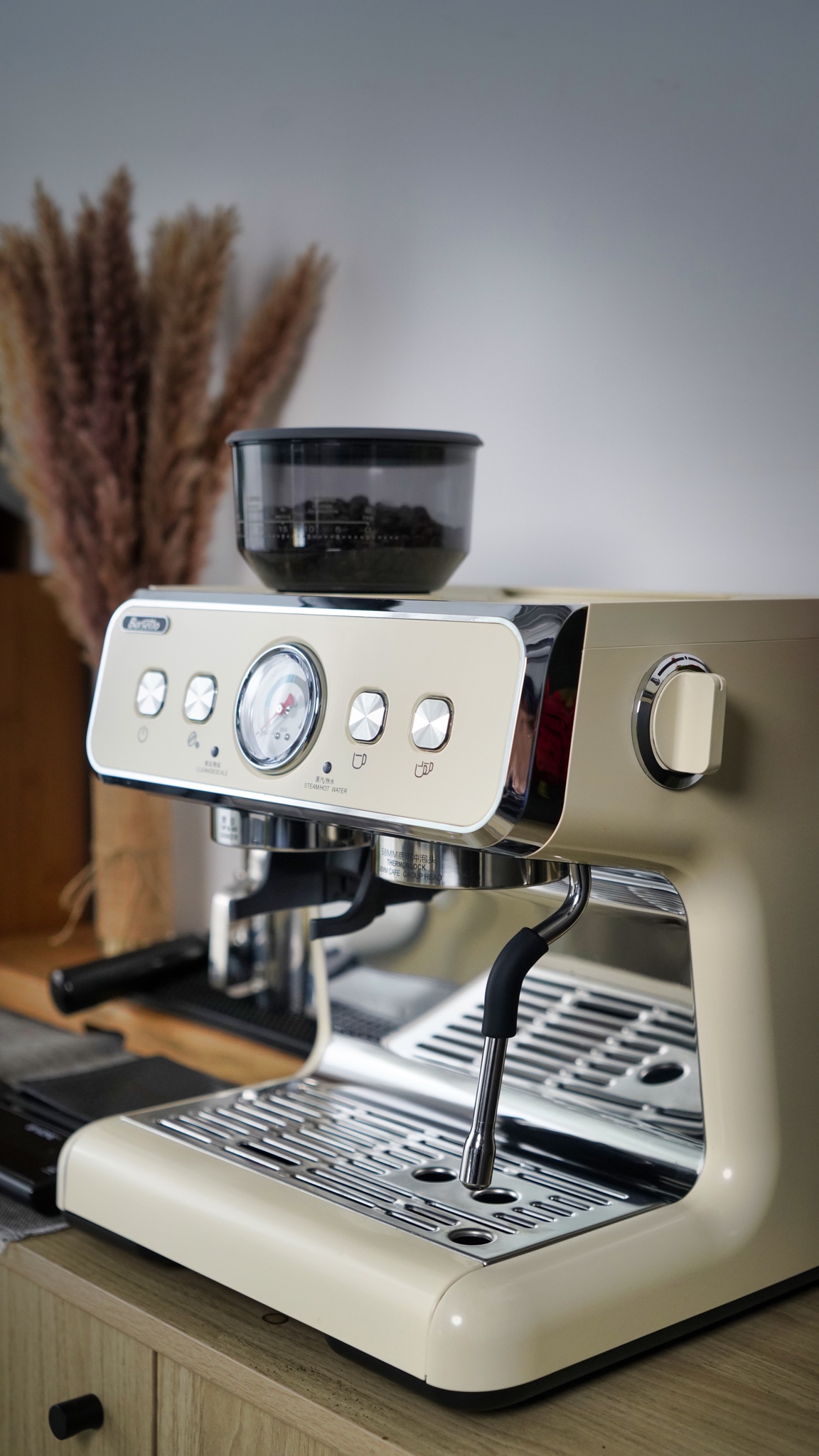 开启居家咖啡美味奢享体验，尽在百胜图Barsetto研磨半自动咖啡机二代