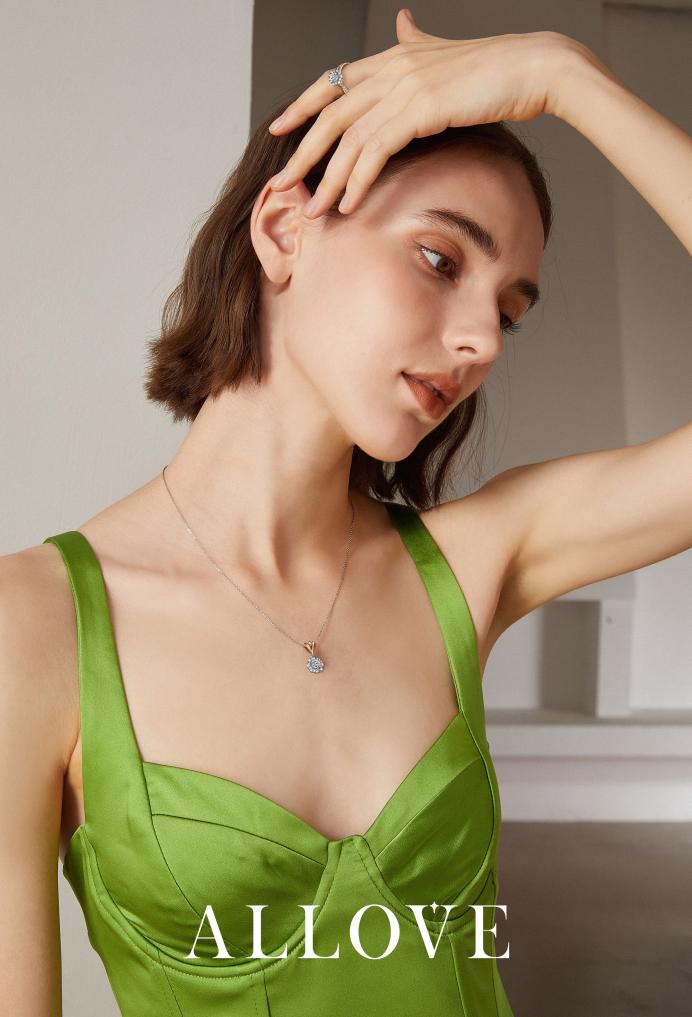 D:\工作！\执行3\合作中\ALLOVE*4.13\素材\20220914模特tu\09.jpg09