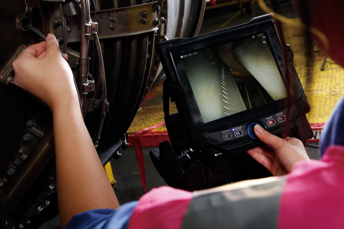 奥林巴斯便携式工业内窥镜，航空人的黄金检测工具