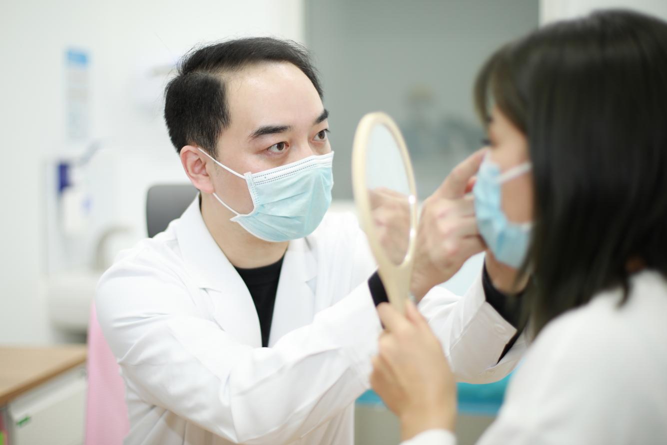 西安国际医学孙峰主任接受《女友杂志》专访，帮你提高眼部美商