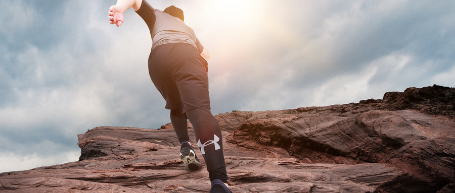 摄图网_500749517_wx_奔跑登山(企业商用)