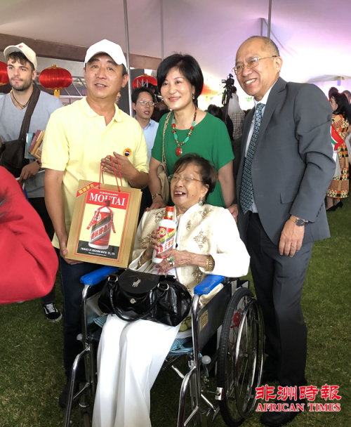 南非贵州商会会长袁瑛
