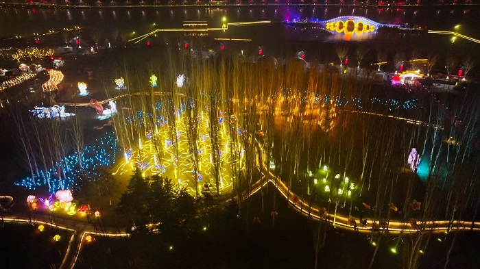 古风花灯点亮西安龙年新春 2024昆明池古风花灯节华彩启动