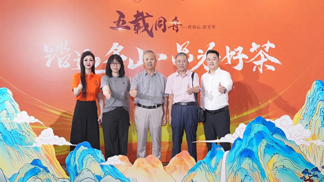 http://img.danews.cc/upload/images/2025-08-19/sxLFrLnDUcQk.png