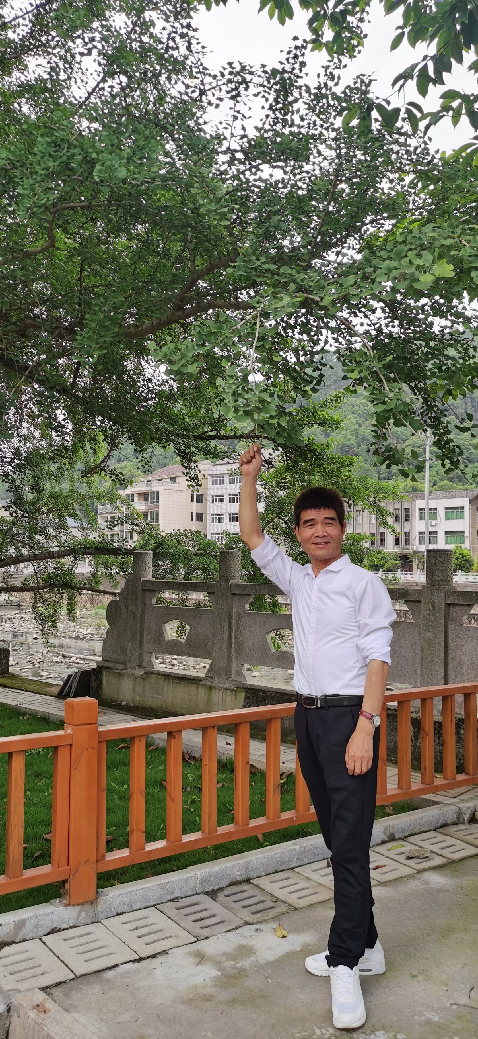 儒风杯全国诗词大赛状元奖(谢立)作品赏鉴 儒风杯全国诗词大赛状元奖(谢立)作品赏鉴